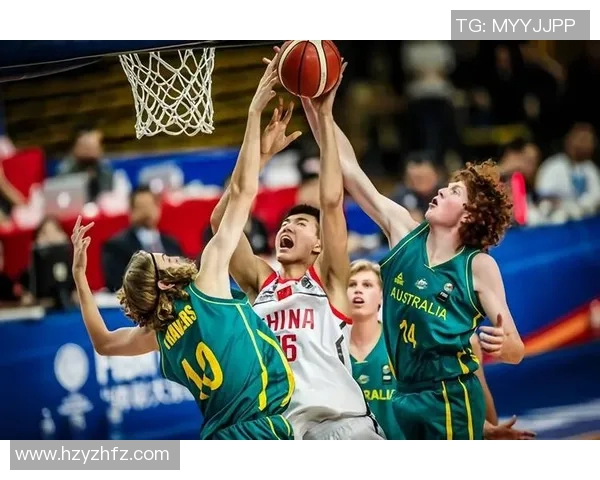 中国男篮迎战冰岛队全力争胜展现实力与团队精神